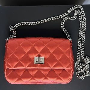 Gorgeous India Hicks crossbody bag never used with dust cover